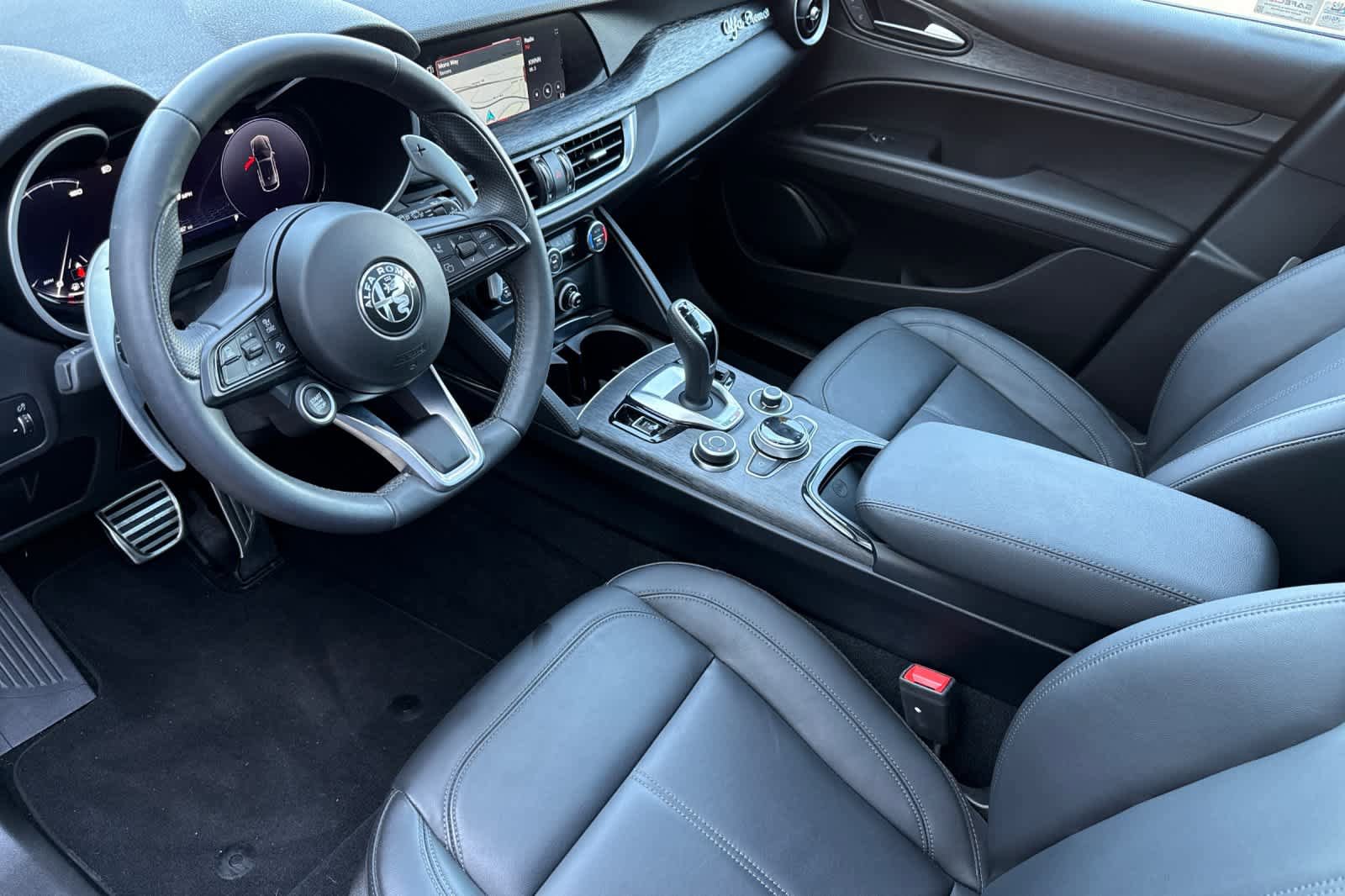 Used 2024 Alfa Romeo Stelvio Sprint RWD image 9
