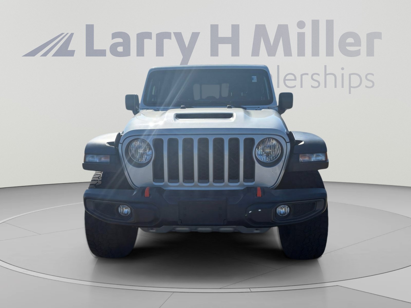 Used 2023 Jeep Gladiator Mojave w/ Cold Weather Group AWD/4WD image 9