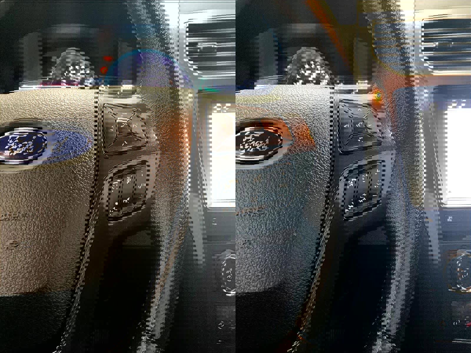 Used 2017 Ford Explorer XLT w/ Equipment Group 202A AWD/4WD image 25