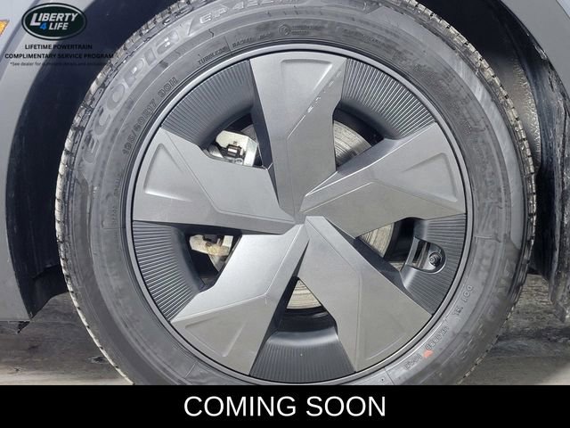 Used 2025 Toyota Prius LE image 10