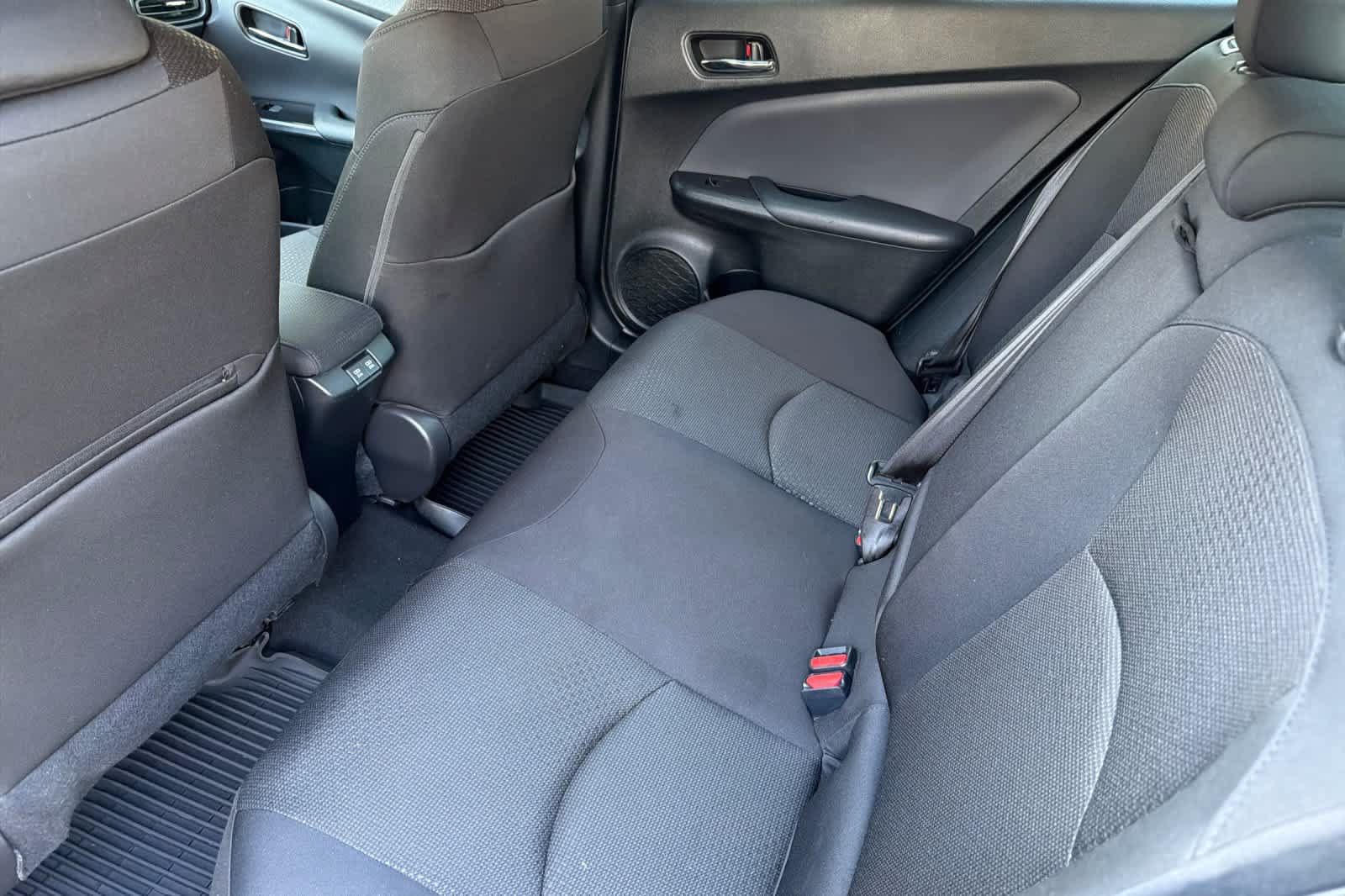 Used 2021 Toyota Prius LE AWD/4WD image 4