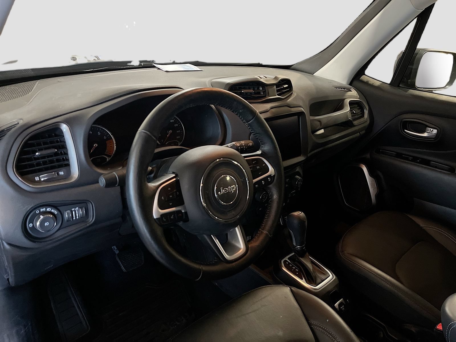 Used 2023 Jeep Renegade Limited AWD/4WD image 9