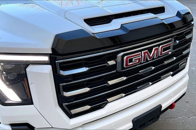 Used 2024 GMC Sierra 2500 AT4 w/ Technology Package image 33
