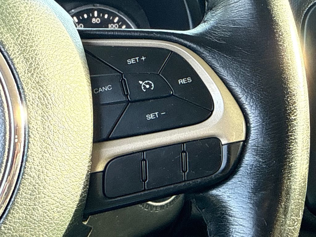 Used 2017 Jeep Renegade Latitude image 27