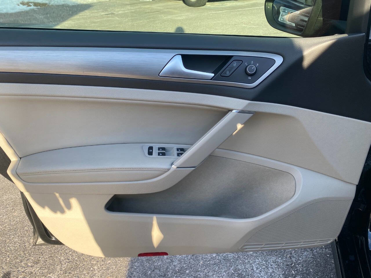 Used 2015 Volkswagen Golf TDI SE image 11