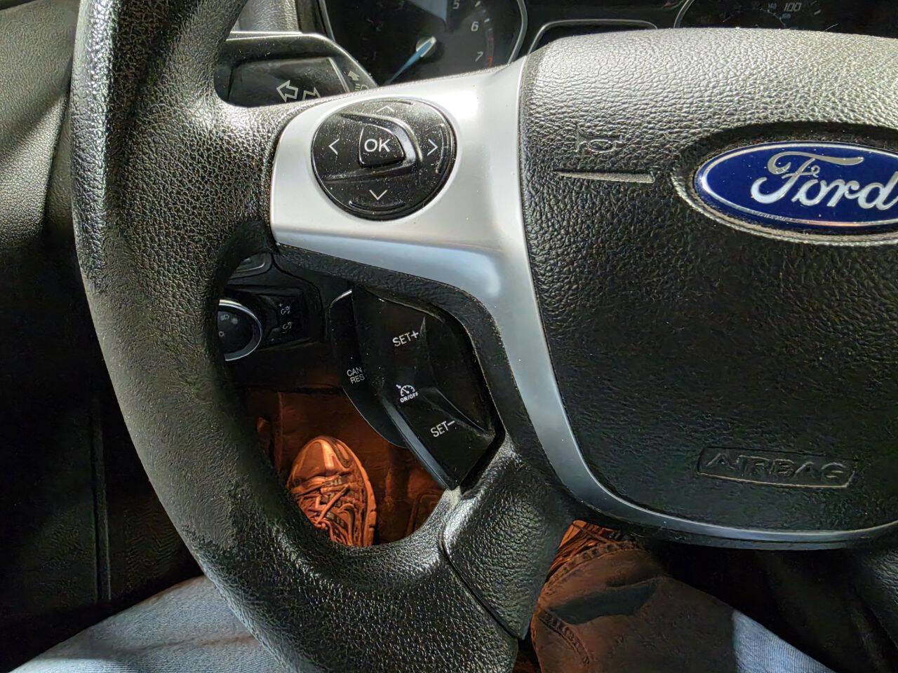 Used 2014 Ford Focus SE w/ SE Winter Package image 21