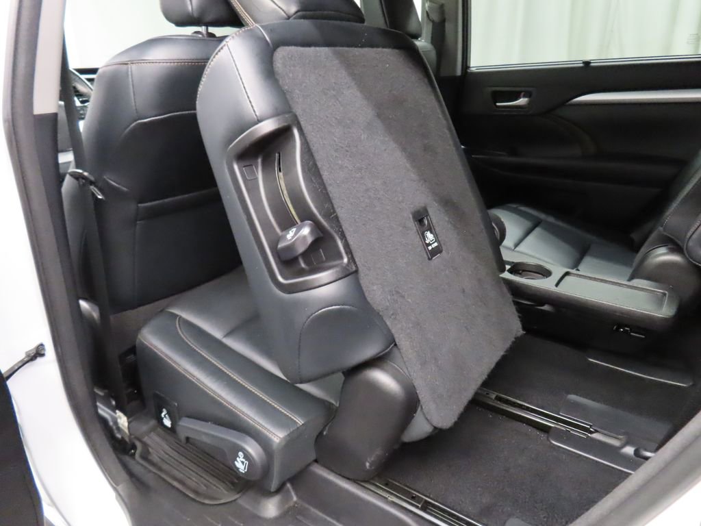 Used 2018 Toyota Highlander XLE image 56