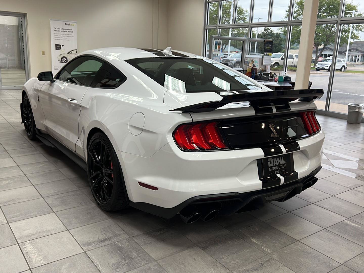 Used 2021 Ford Mustang Shelby GT500 w/ Technology Package RWD image 8