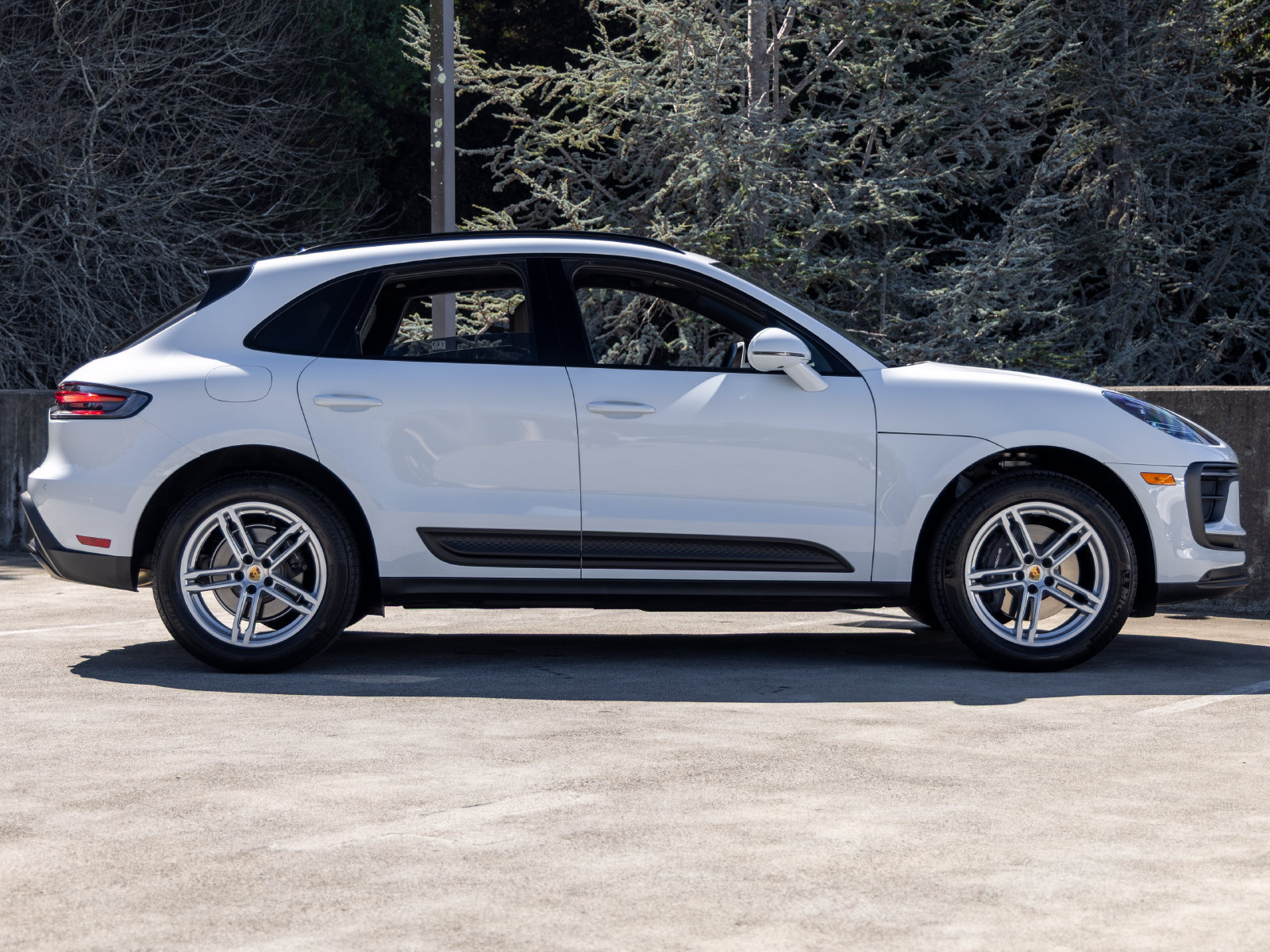 Certified 2026 Porsche Macan AWD/4WD image 12