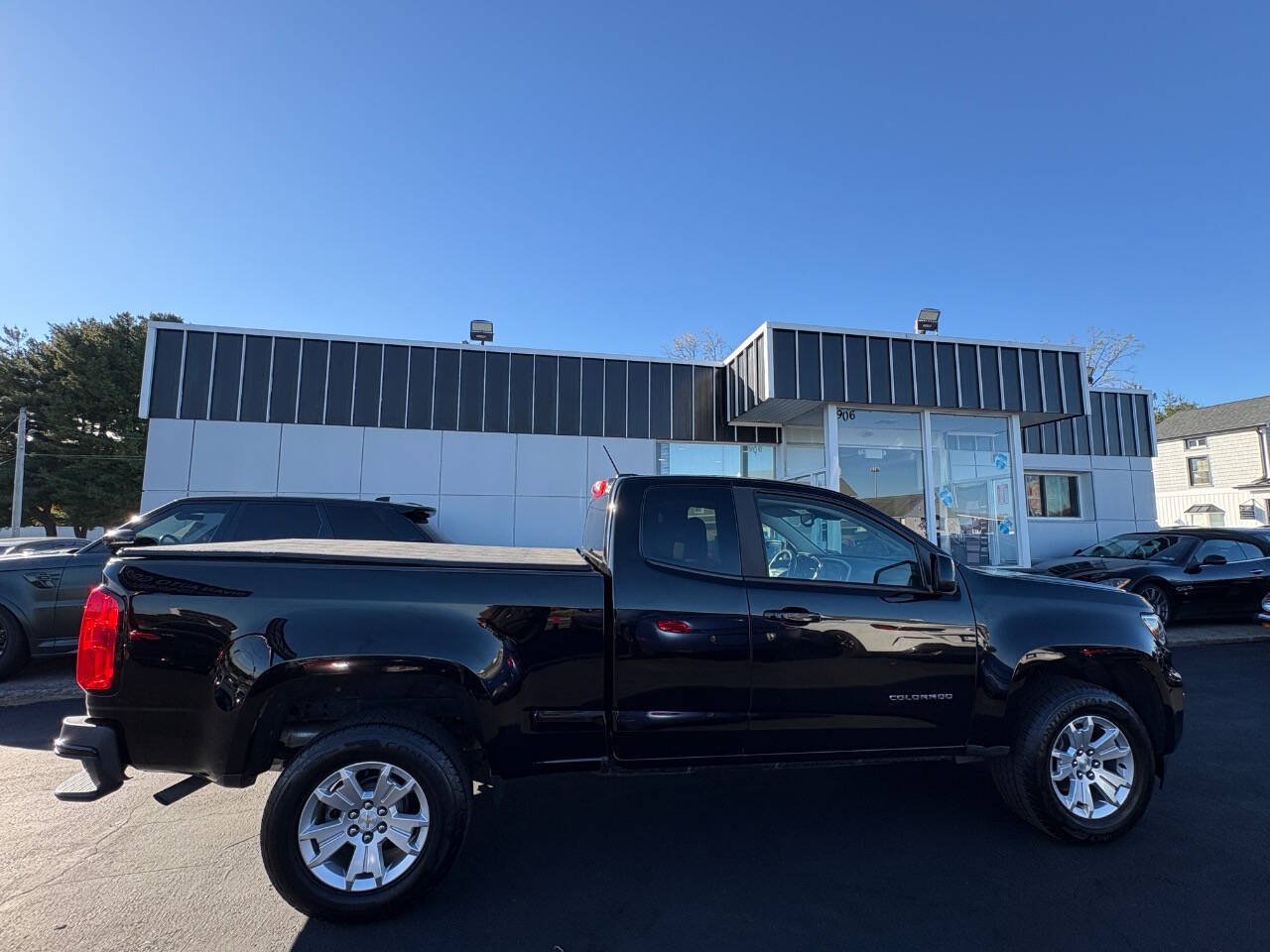 Used 2021 Chevrolet Colorado LT w/ Fleet Safety Package RWD image 8