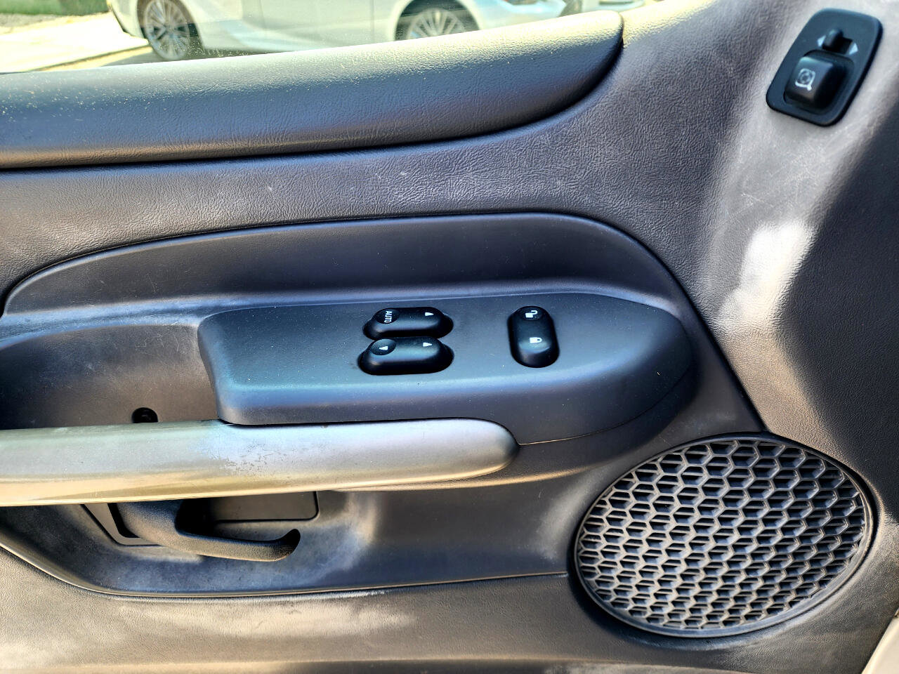 Used 2001 Ford Explorer Sport image 11