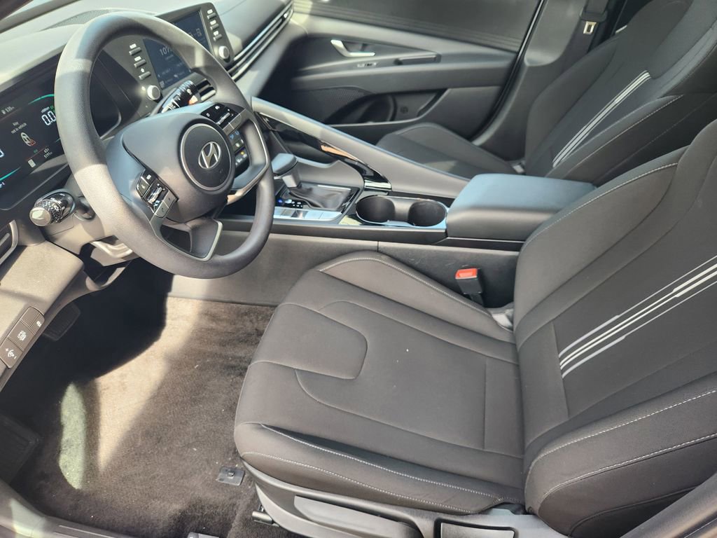 Certified 2025 Hyundai Elantra Blue image 11