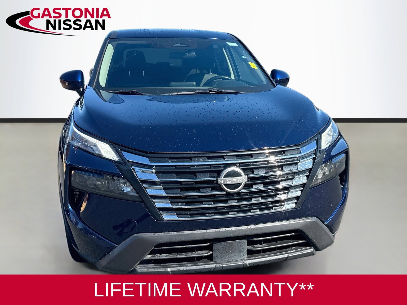 Used 2025 Nissan Rogue SV AWD/4WD image 2