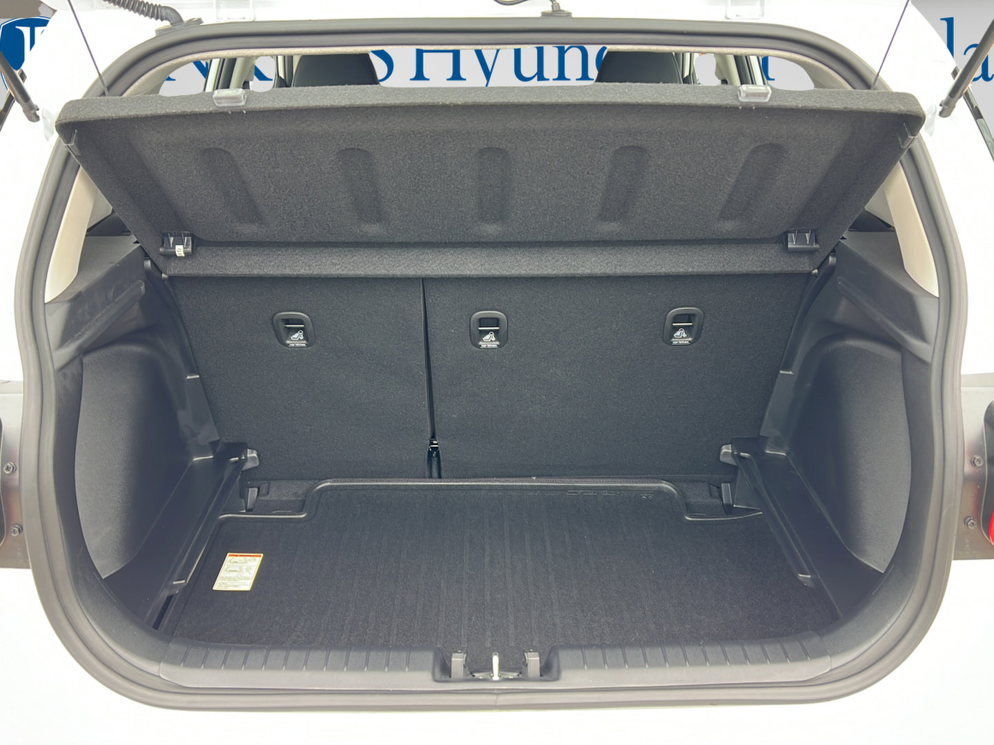 Certified 2023 Hyundai Venue SEL FWD image 9