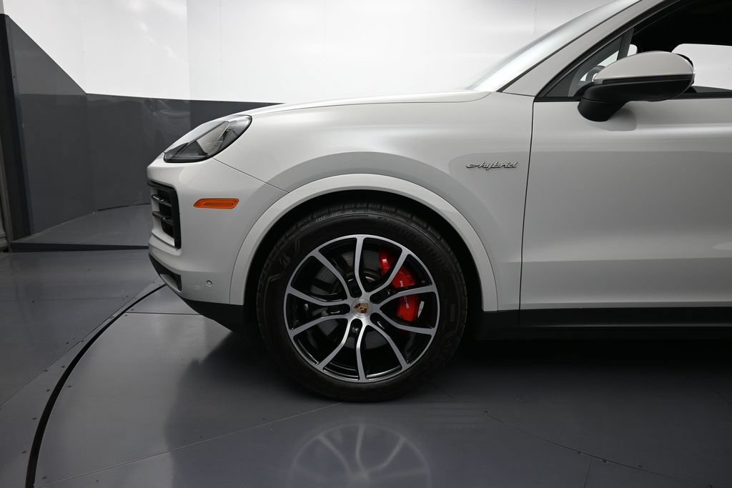 Certified 2025 Porsche Cayenne S AWD/4WD image 12