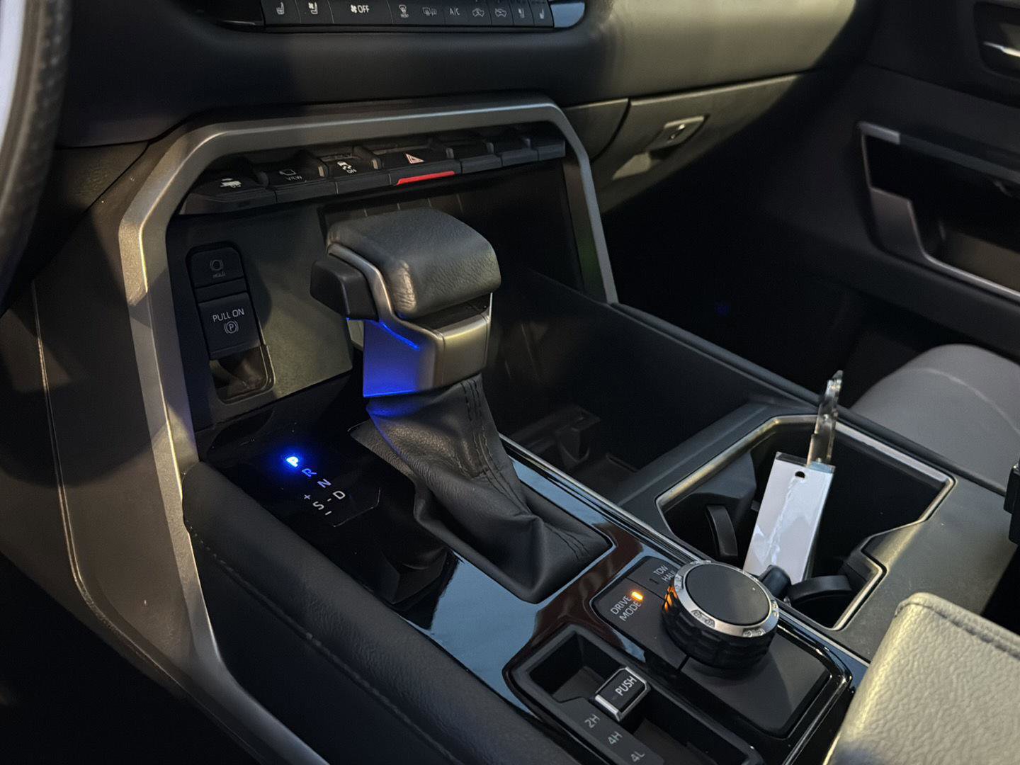 Used 2024 Toyota Tundra Limited image 25