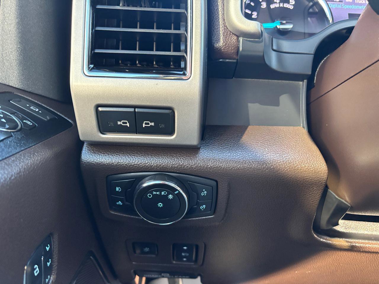 Used 2022 Ford F250 King Ranch w/ King Ranch Ultimate Package image 17