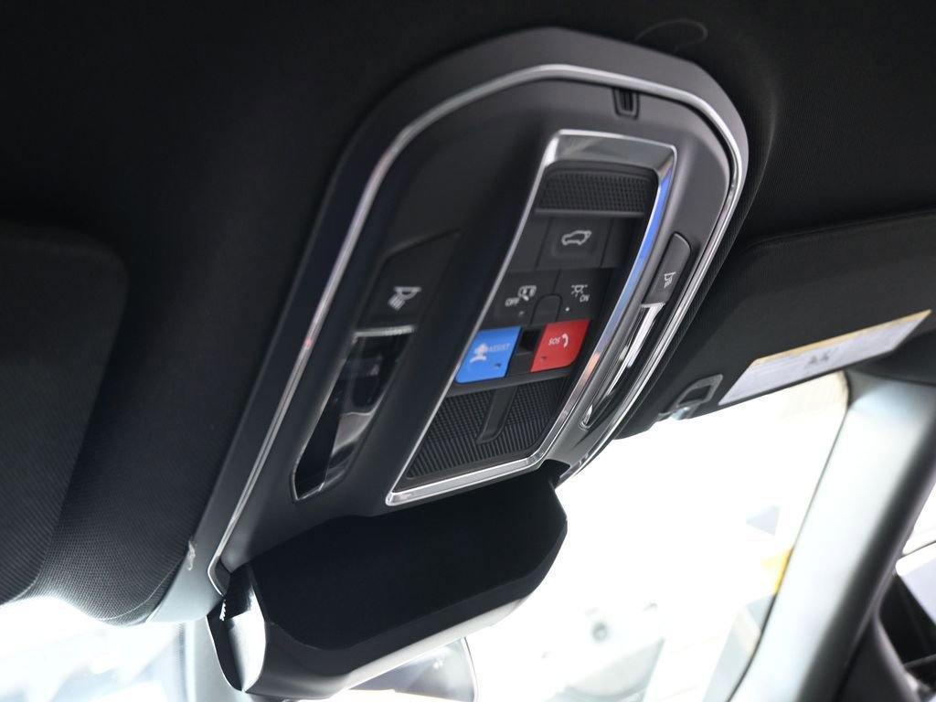 Used 2025 Jeep Grand Cherokee L Limited image 23