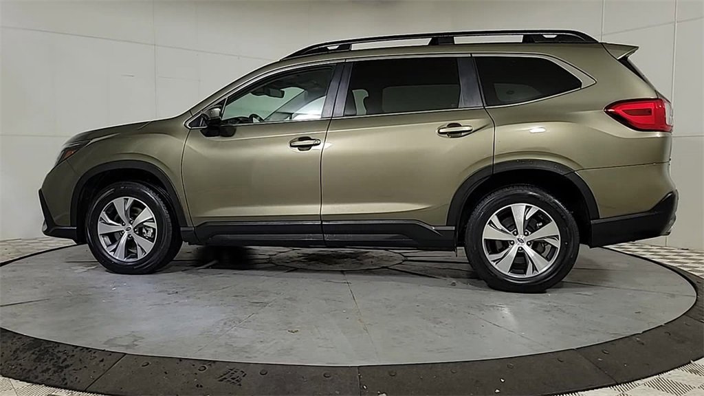 Used 2024 Subaru Ascent Premium w/ Convenience Package image 5