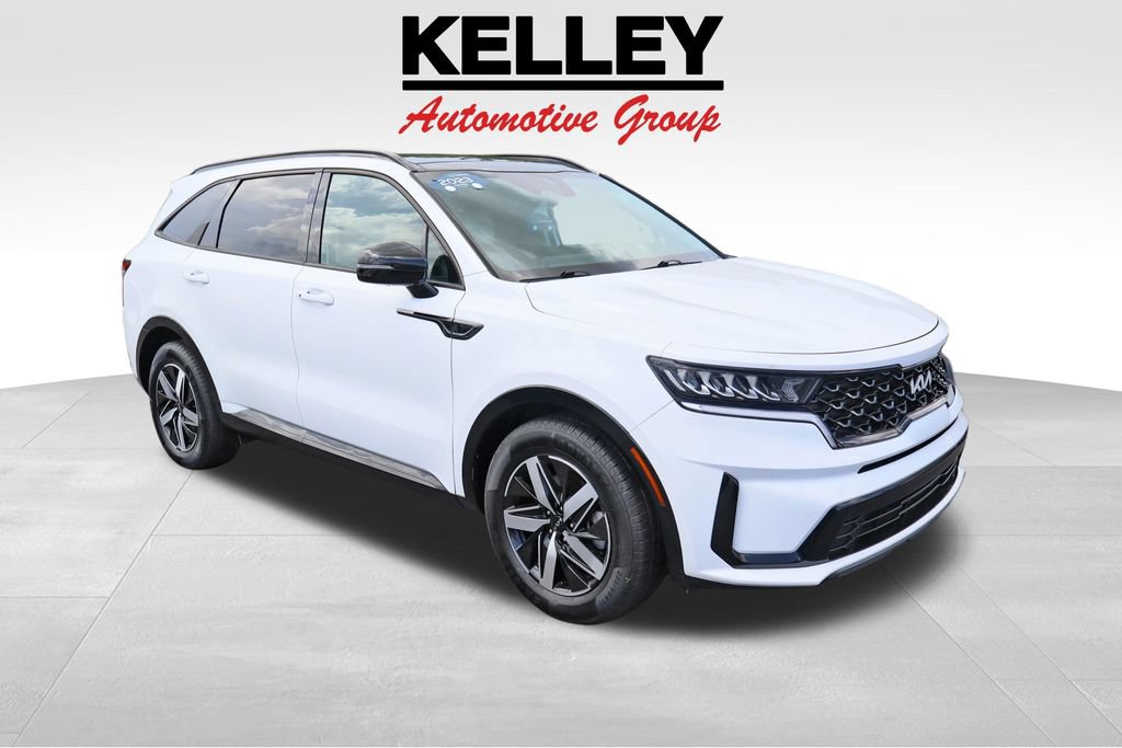 Used 2023 Kia Sorento S w/ Panoramic Sunroof Package