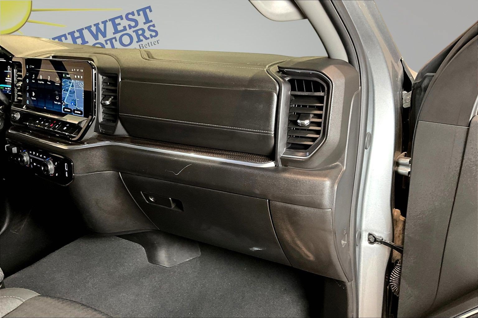 Used 2026 Chevrolet Silverado 1500 LT AWD/4WD image 28