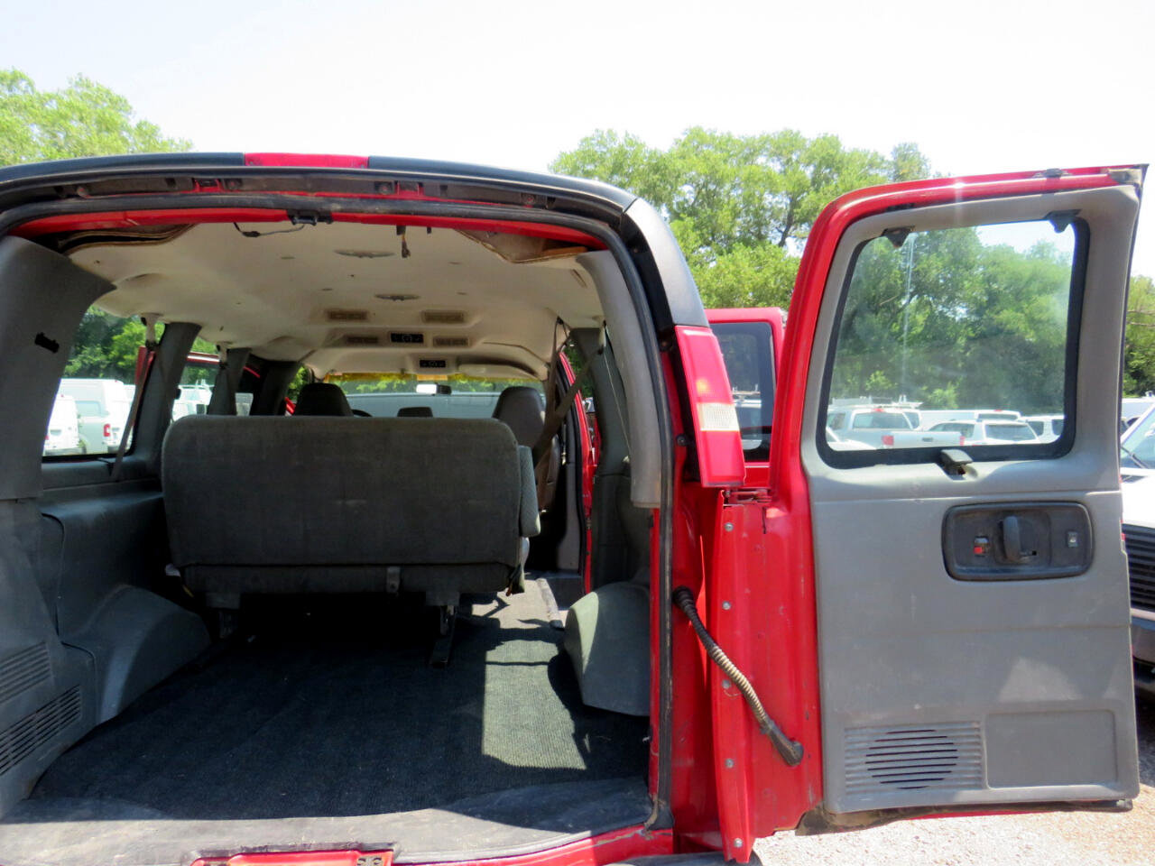 Used 2003 Chevrolet Express 2500 Passenger w/ LS Preferred Equipment Group image 34