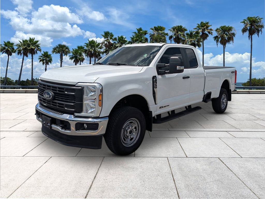 Used 2025 Ford F350 XL w/ XL Chrome Package image 3