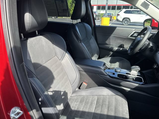Used 2025 Mitsubishi Outlander SE AWD/4WD image 28