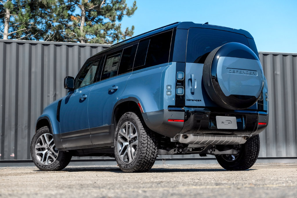 New 2026 Land Rover Defender 110 S AWD/4WD image 2
