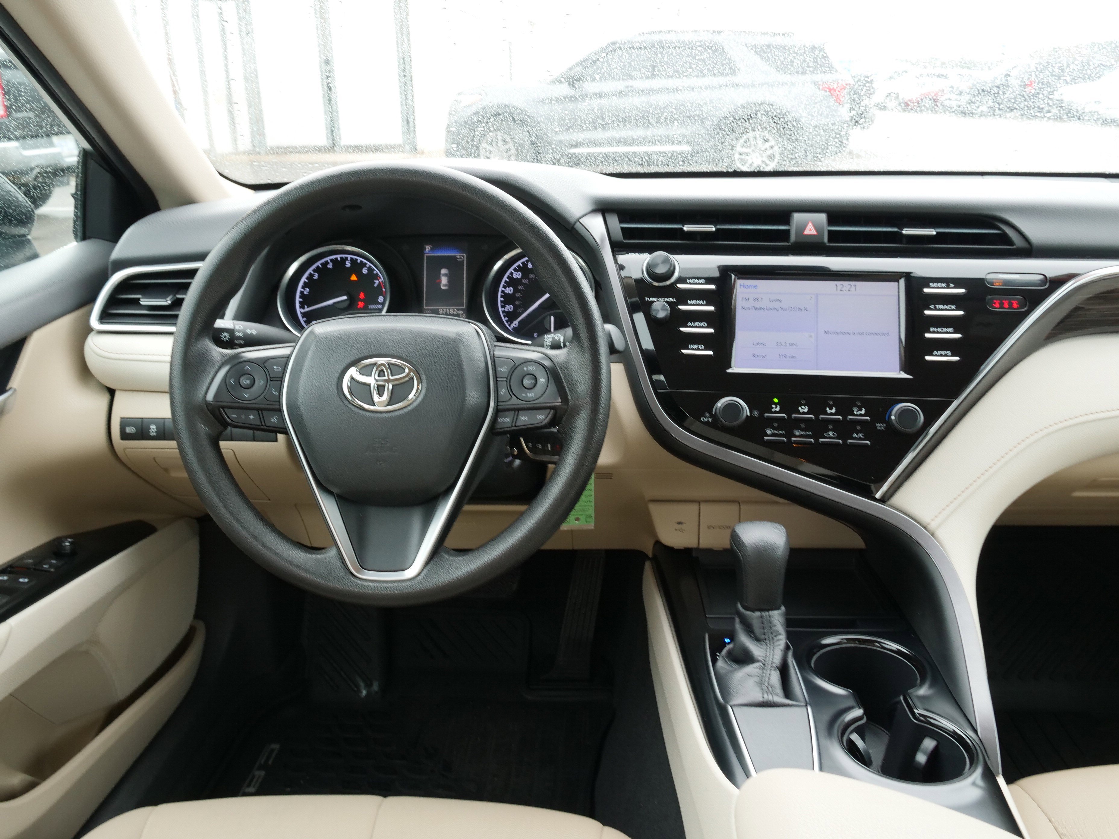 Used 2018 Toyota Camry LE image 20