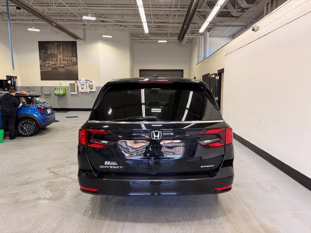 Used 2023 Honda Odyssey Sport image 4