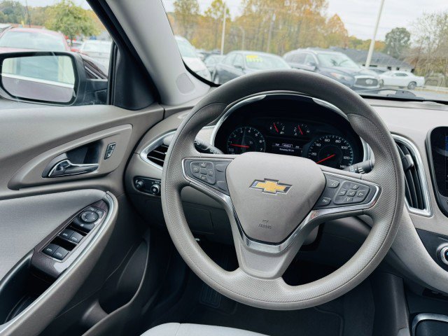 Used 2021 Chevrolet Malibu LT image 11