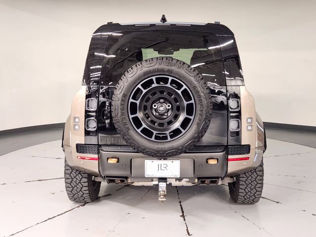 Used 2025 Land Rover Defender 110 AWD/4WD image 10