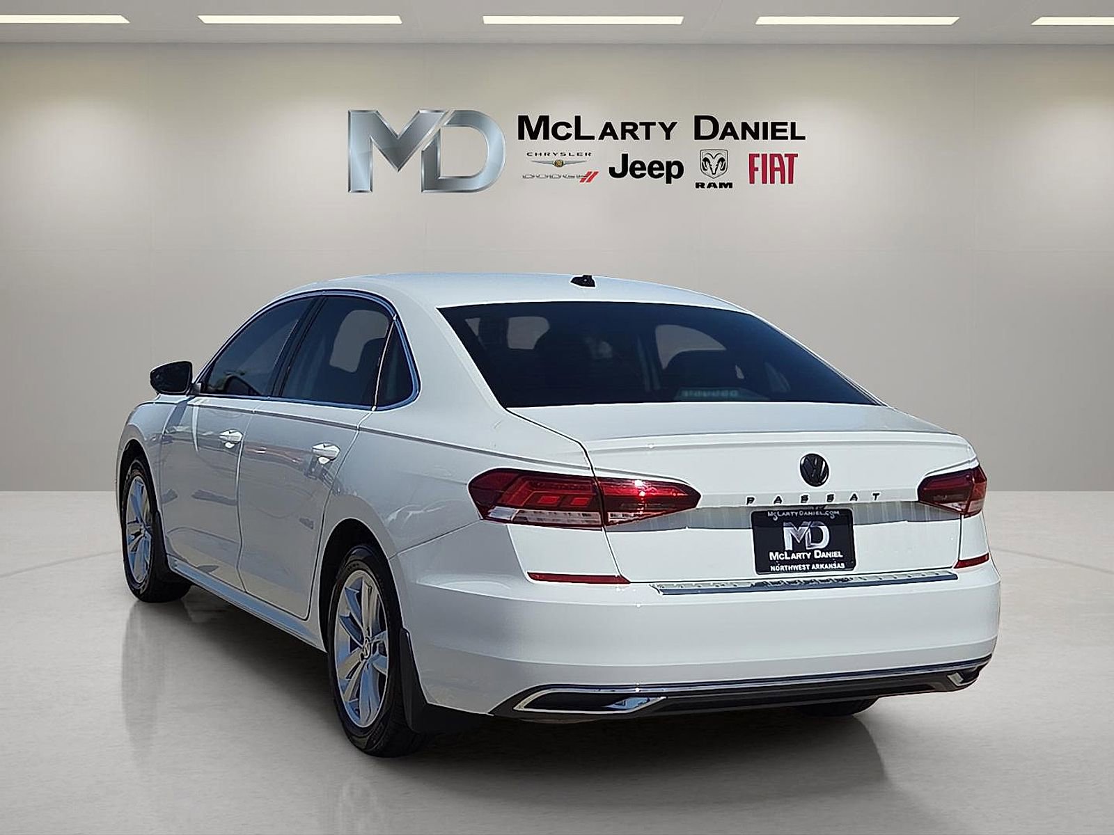 Used 2020 Volkswagen Passat 2.0T SE image 4