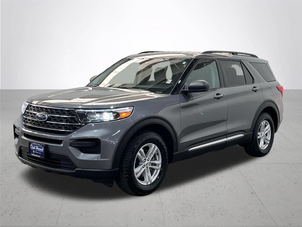 Used 2022 Ford Explorer XLT AWD/4WD image 2