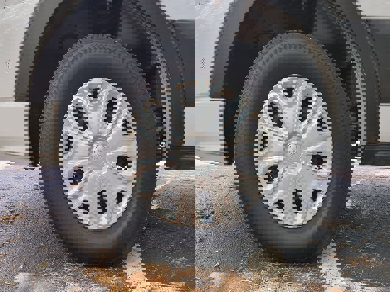 Used 2023 Ford Transit 350 XLT image 14