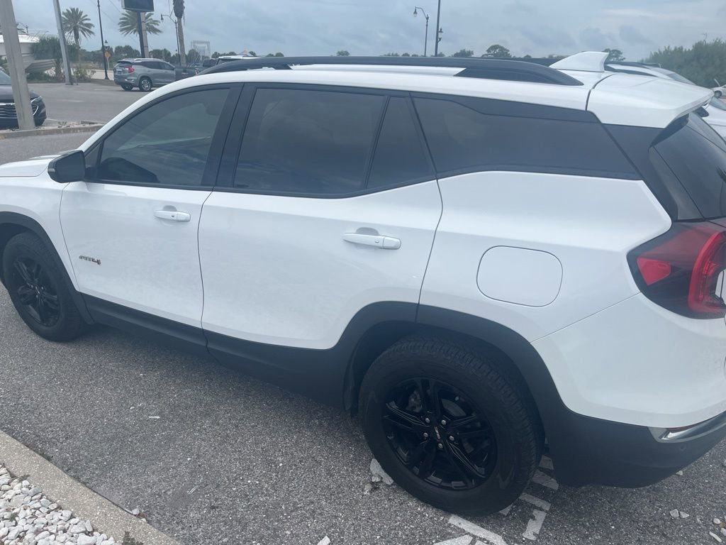 Used 2023 GMC Terrain AT4 AWD/4WD image 3