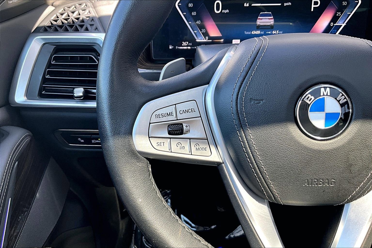 Used 2025 BMW X7 xDrive40i image 18