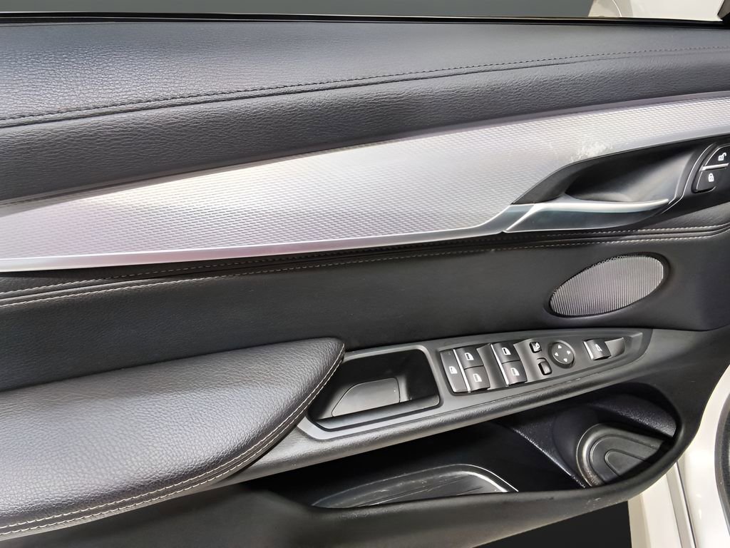 Used 2019 BMW X6 M60i AWD/4WD image 12