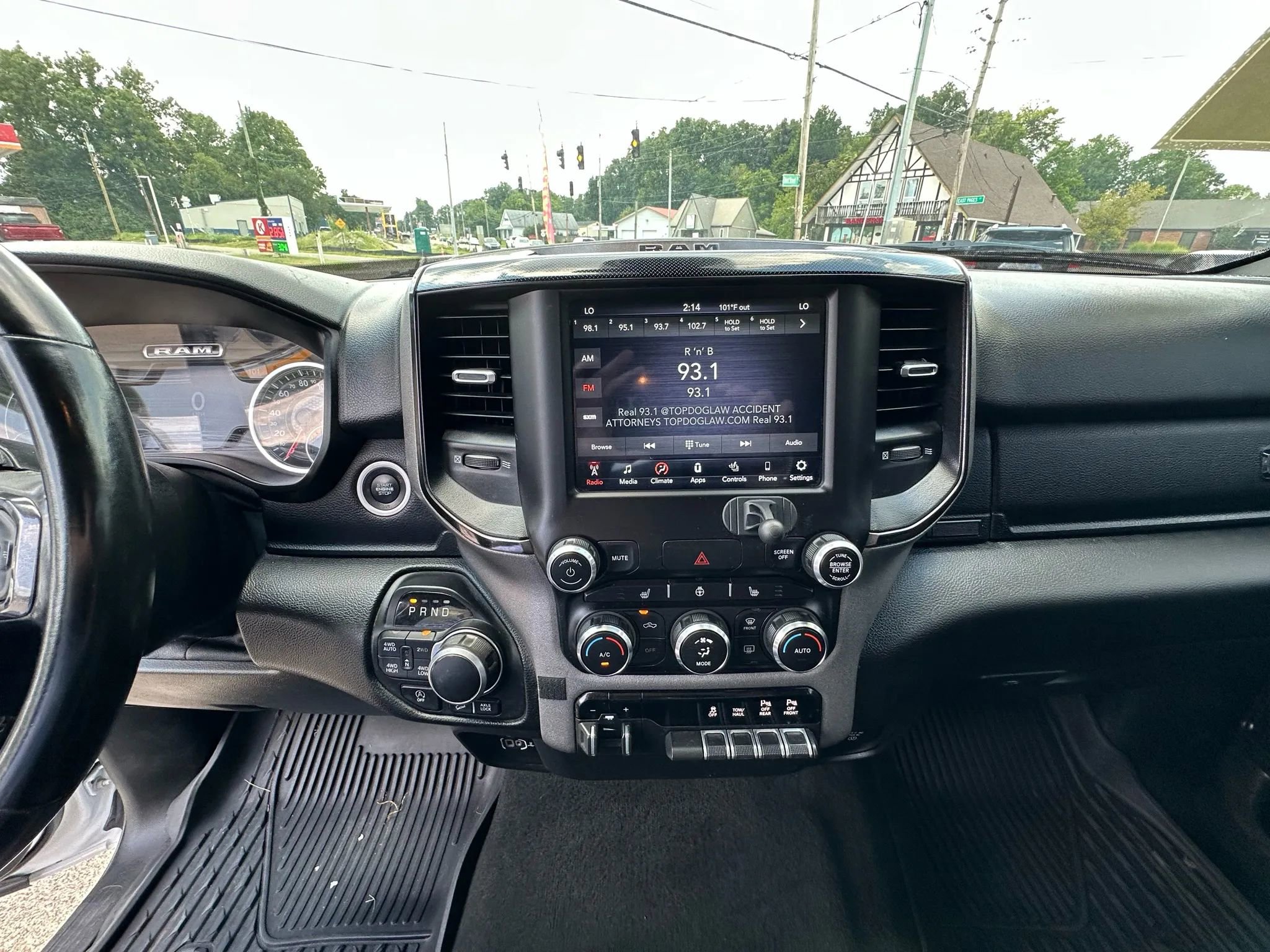 Used 2021 RAM 1500 Big Horn w/ Built-to-serve Edition image 25