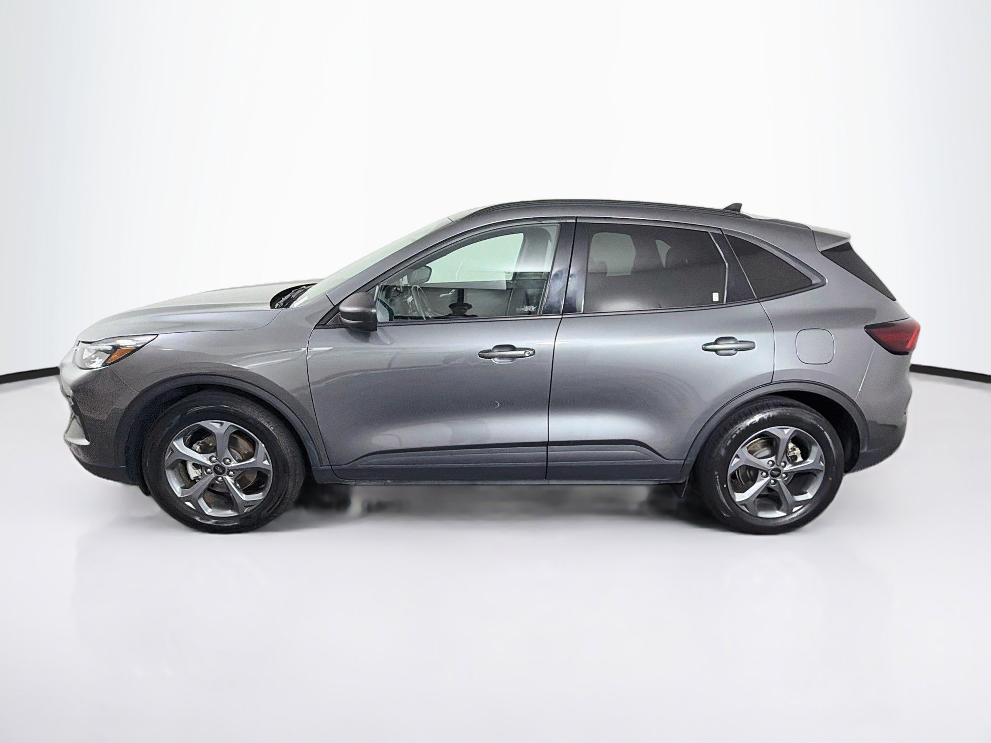 Used 2025 Ford Escape ST-Line FWD image 4