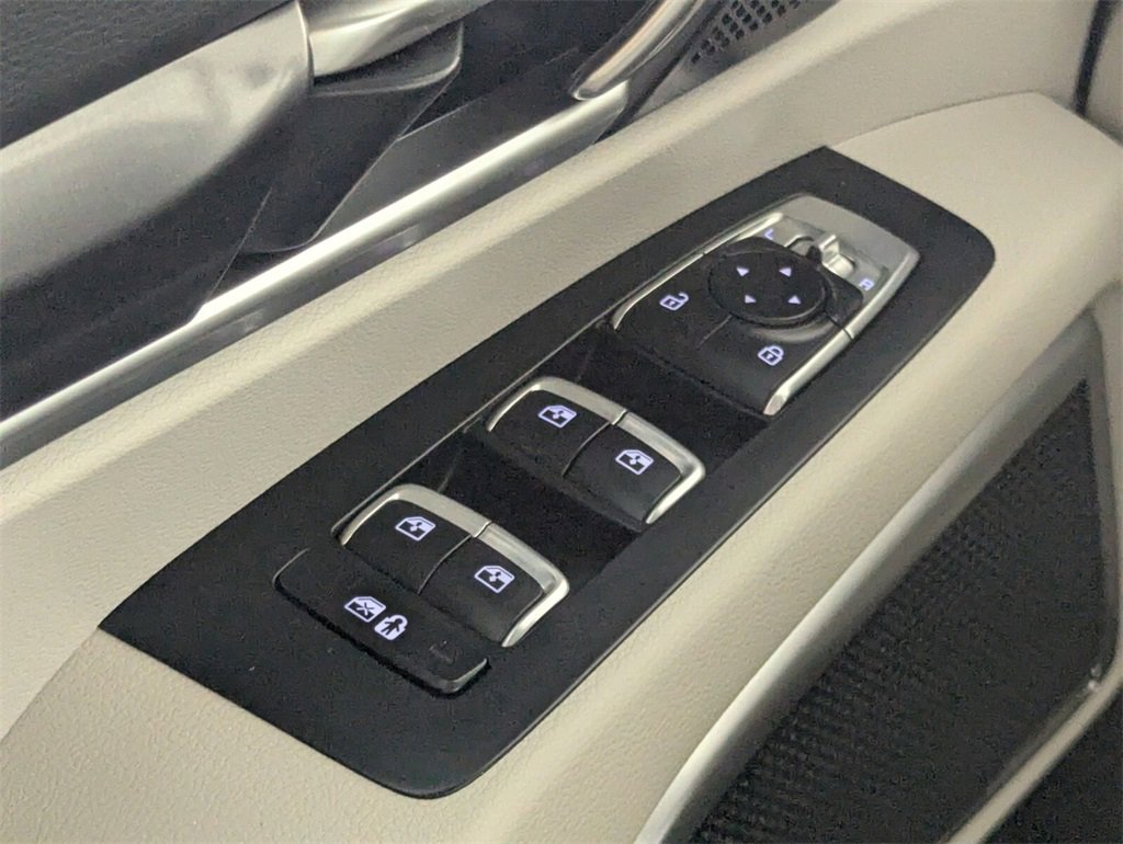 Used 2023 Kia Telluride S image 16