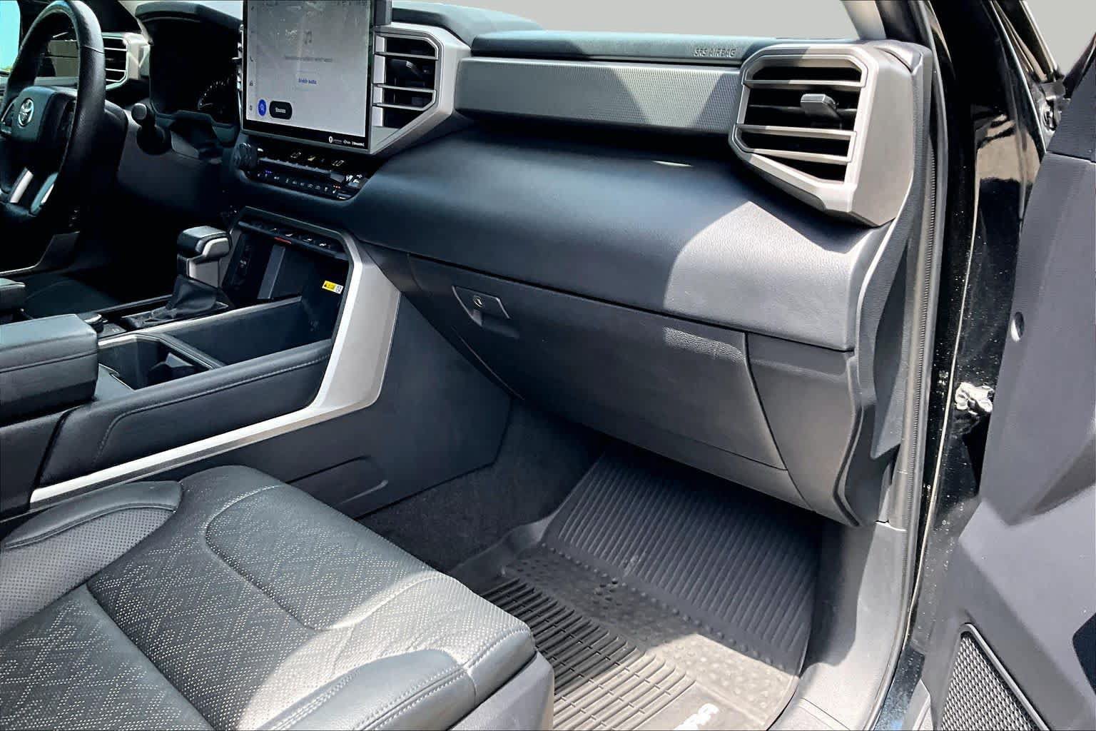 Used 2023 Toyota Tundra Limited AWD/4WD image 19