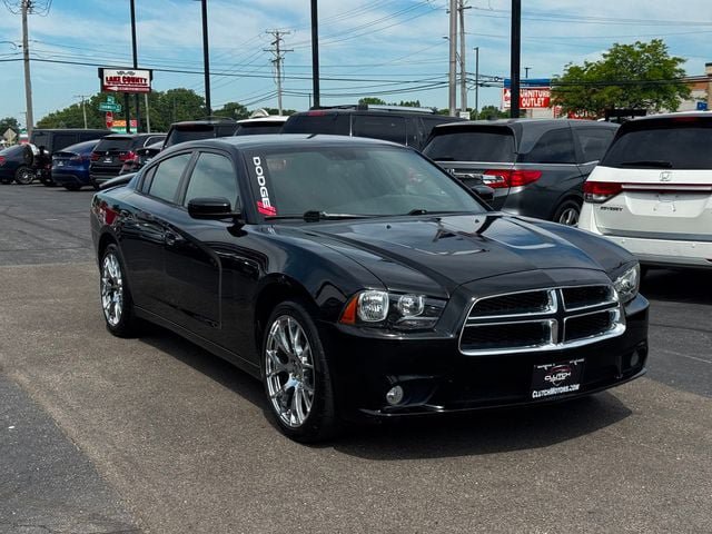 Used 2014 Dodge Charger SE RWD image 3