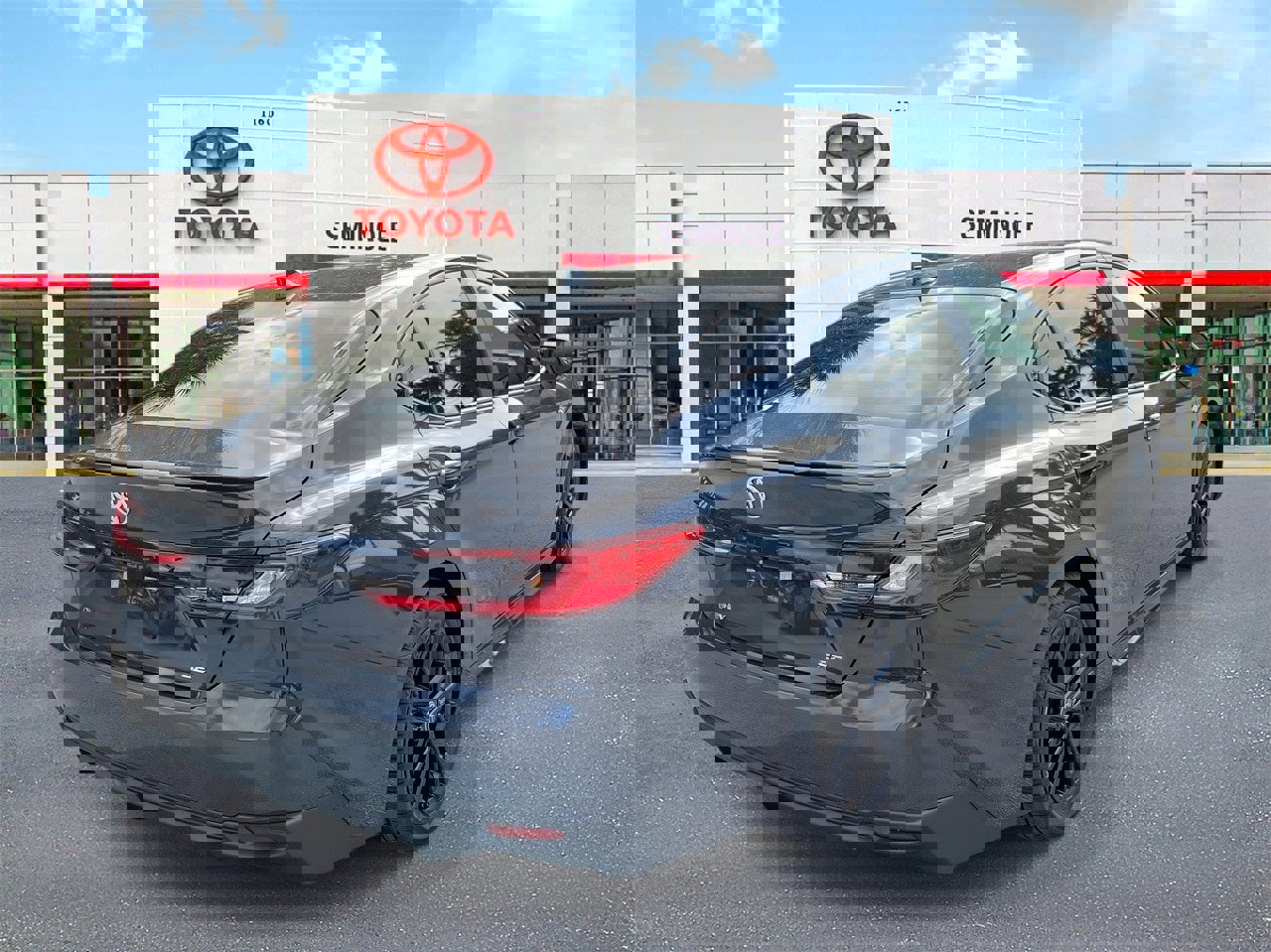 New 2026 Toyota Camry SE image 3