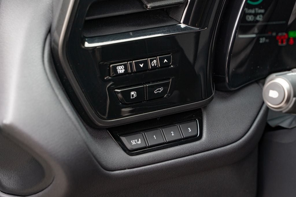 New 2026 Lexus TX 500h AWD image 30