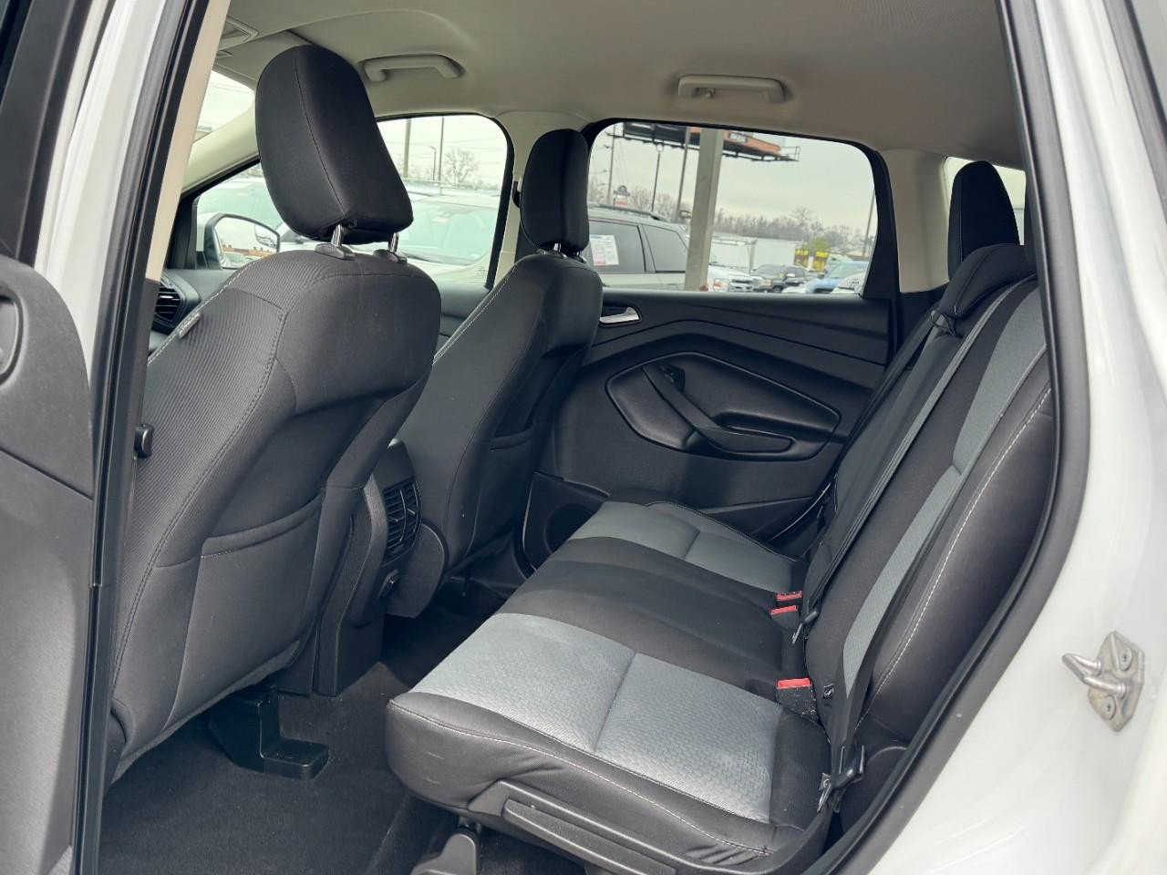 Used 2018 Ford Escape SE image 10