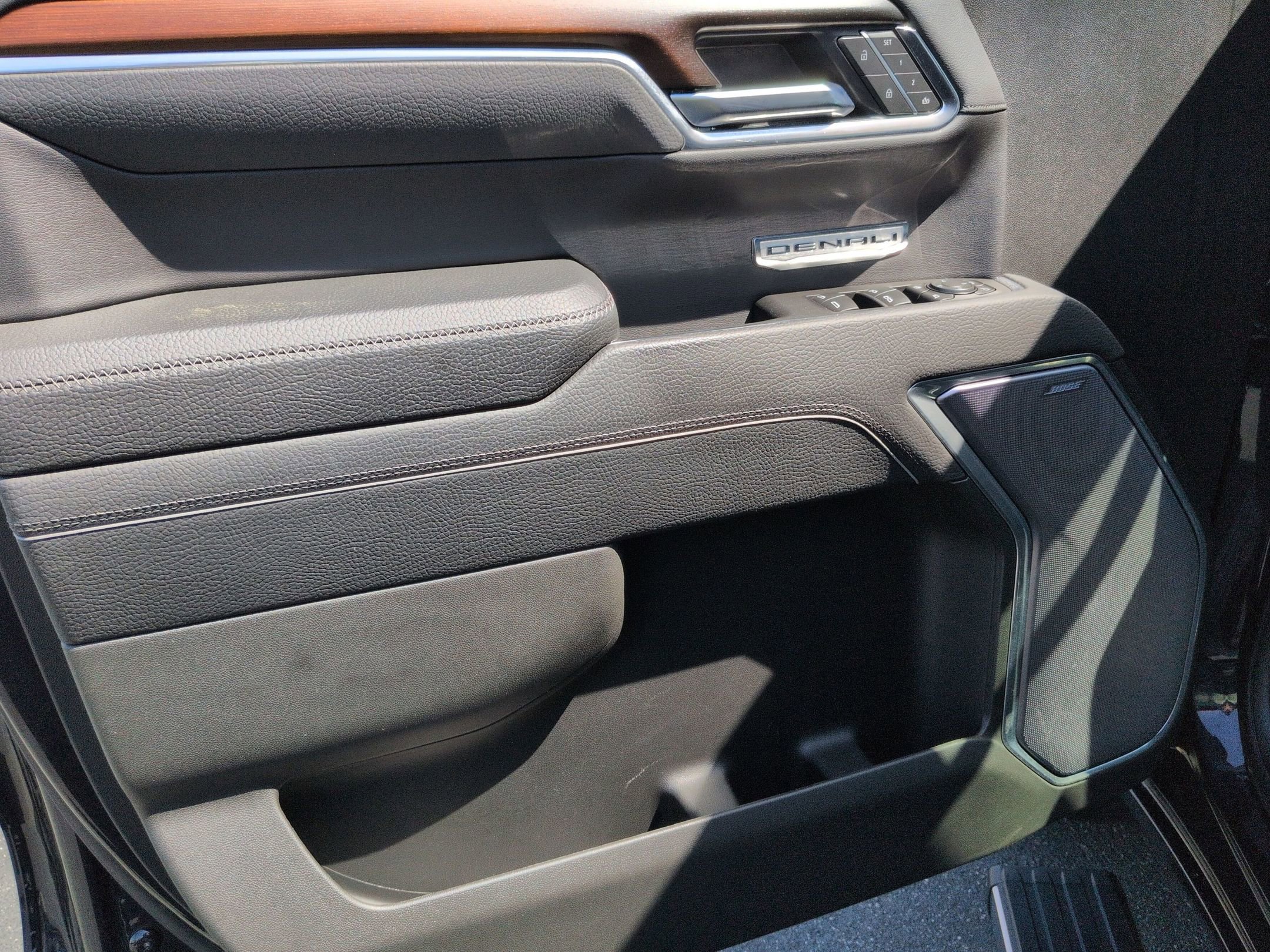 Certified 2025 GMC Sierra 1500 Denali w/ Denali Reserve Package image 13