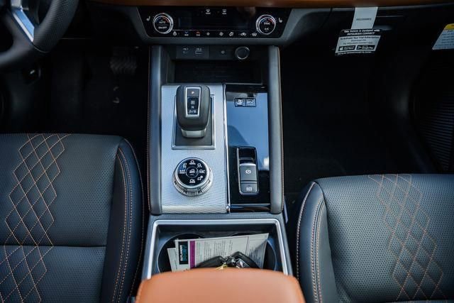 New 2025 Mitsubishi Outlander SEL image 33