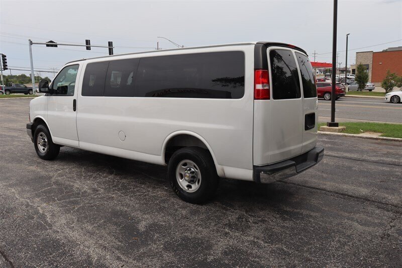 Used 2025 Chevrolet Express 3500 LT w/ LT Preferred Equipment Group RWD image 5